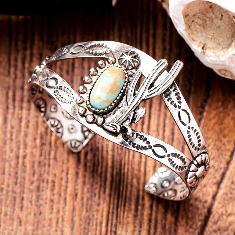 New - Vintage - Western Concho Cactus - Natural Turquoise Stone Cuff Bracelet